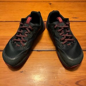 Altra Lone Peak 6 - 8.5 - Black and Red